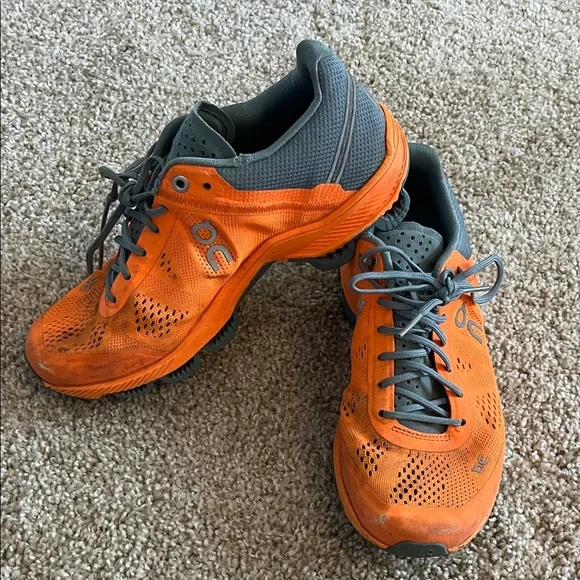 On Running Shoes - Picture 2 of 7